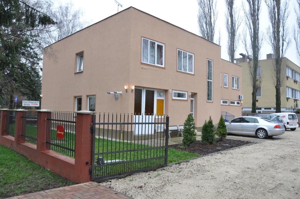 Harmony Panzio Bed & Breakfast Hajduszoboszlo Exterior photo